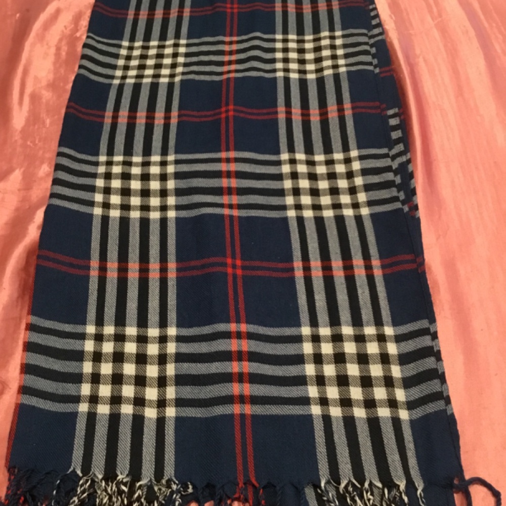 🧣 Large Scarf Blue Pattern 🧣 - Picture 3 of 4